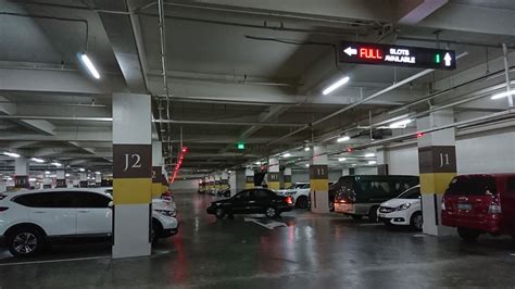 Parking-facility review: Estancia Mall