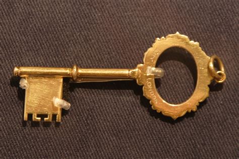 File:Key to the City of London, Charles Lindbergh.JPG - Wikimedia Commons