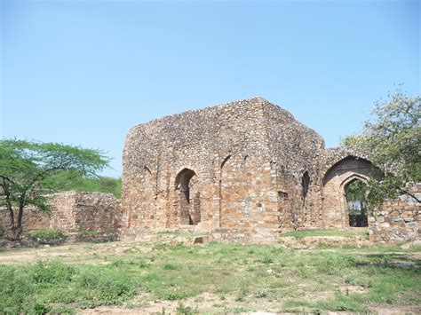 Delhi : Balban's Tomb in Mehrauli Archaeological Park | The journey of ...