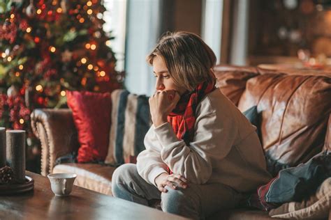 6 Ways to Navigate Grief During the Holiday Season | Colin Fisher