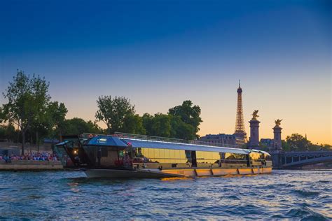 Dinner Cruise in Paris with Bateaux Mouches - Passion for Hospitality