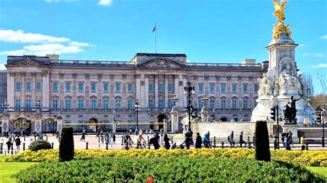 Buckingham Palace History | A Complete Breakdown