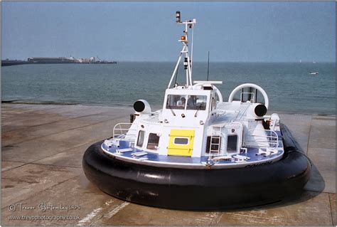 Isle of Wight Hovercraft by TrevBatWCC | ePHOTOzine