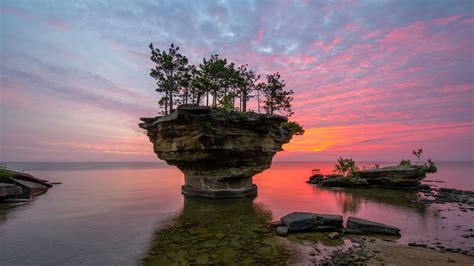 Turnip Rock Sunrise | Lake huron, Michigan travel, Beautiful nature