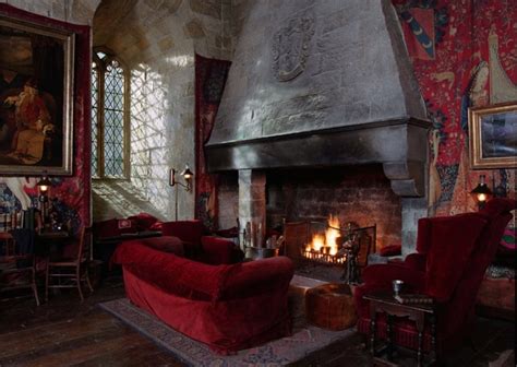 Potter Talk: Gryffindor Common Room Inspiration For Your Own Bedroom