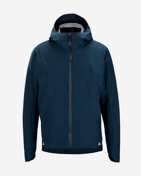 25 Outdoor Clothing Brands That Are Fashionable & Functional