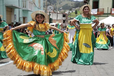 Calendar with Festivities and traditions of Ecuador