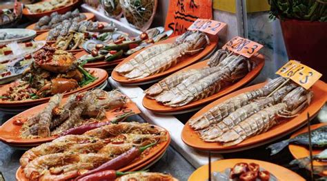 Hong Kong Street Food Feasting | GetYourGuide