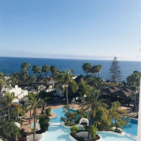 Tenerife // the pool at Hotel Jardin Tropical | Tenerife, Hotel, Travel