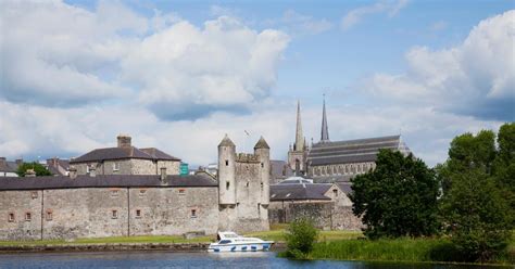 Enniskillen Travel Guide | Enniskillen Tourism - KAYAK