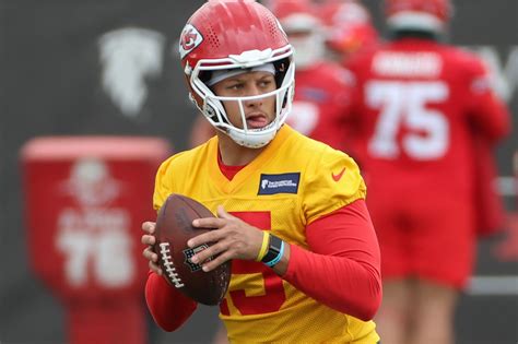 One step closer to Week 1: Chiefs quarterbacks and rookies report to camp - Arrowhead Pride