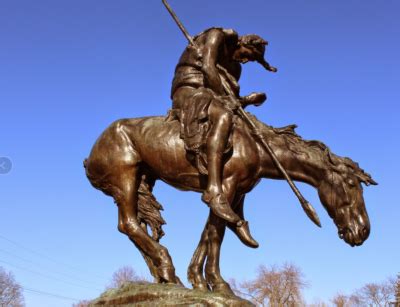 famous James Earle Fraser Sculpture end of the trail statue - Aongking Sculpture