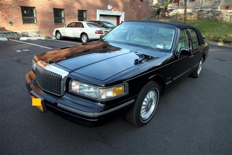 PICTURE CAR SERVICES LTD | Lincoln Town Car Black 1996 Luxury, Period ...