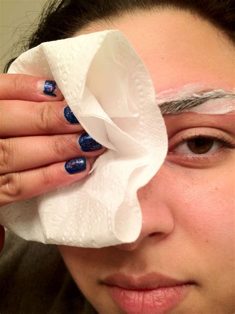 How to properly wax your own brows - B+C Guides