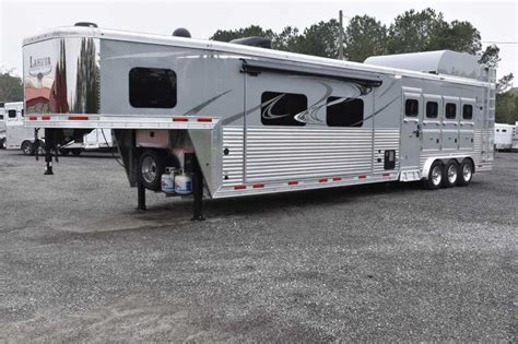 2020 Lakota Bighorn 4 Horse Trailer with Living Quarters :: Dixie Horse & Mule Co