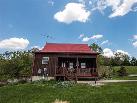 VRBO.com #3172850ha - Hocking Hills Cabin with Beautiful View | Hocking hills cabins, Lodge ...