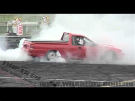 Maloo Burnout Easternats 2006 - YouTube