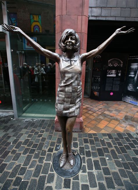 New statue of Cilla Black unveiled outside Liverpool's Cavern Club ...