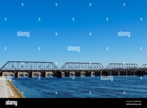 Walnut Street Bridge Stock Photo - Alamy