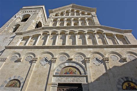 Cagliari Cathedral, Sardinia, Italy - GoVisity.com