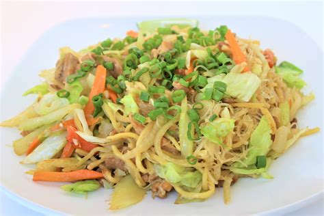 Pancit Bihon Recipe - The Hungry Chilipinos | Recipe | Pancit bihon ...