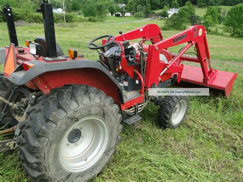 Mahindra 3510 4x4 Tractor With Loader, Only 275 Hours