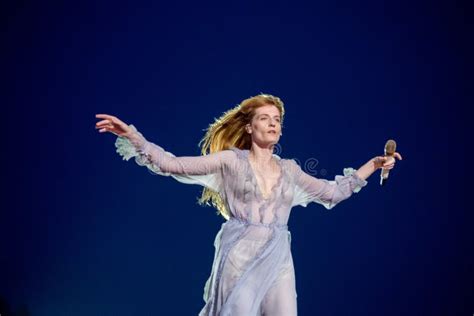 Florence and the Machine Live Concert Editorial Image - Image of live, beautiful: 155212485