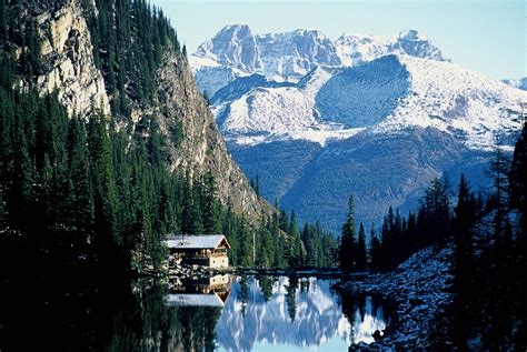 Lake Agnes Tea House | Looking over Lake Agnes to the tea ho… | The Tao ...