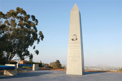 Images Of Martin Luther King Memorial / Nearly 15 years after president clinton signed ...