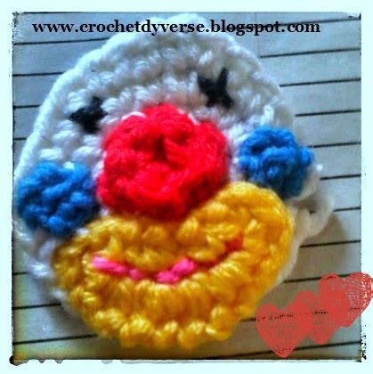 A simple crocheted smiley face | Crochet, Easy crochet, Crochet hats