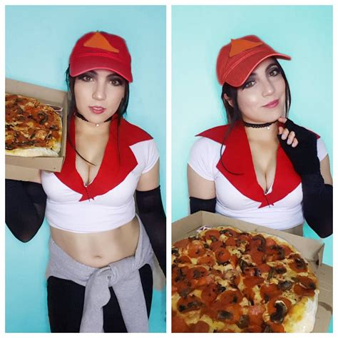 Silja's Costumes Delivery! I did a quick Pizza Delivery Sivir cosplay ...