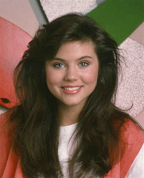 Kelly Kapowski Hair, Tiffani Thiessen Young, 80 Makeup And Hair, Sauvé Par Le Gong, Tiffany ...