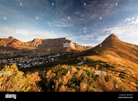 Cape Town Devil's Devils Peak Lion's Lions Head Table Mountain Signal Stock Photo: 24951573 - Alamy