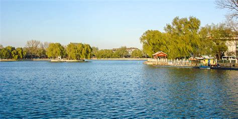 Shichahai, Beijing – To Enjoy Bar Street, Lake, Hutongs, Siheyuan