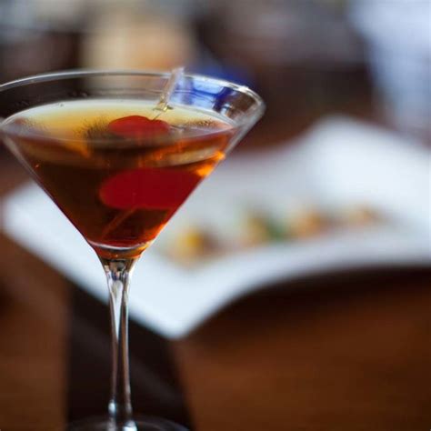 13 Mouth-Watering Manhattan Cocktail Variations | Bevvy