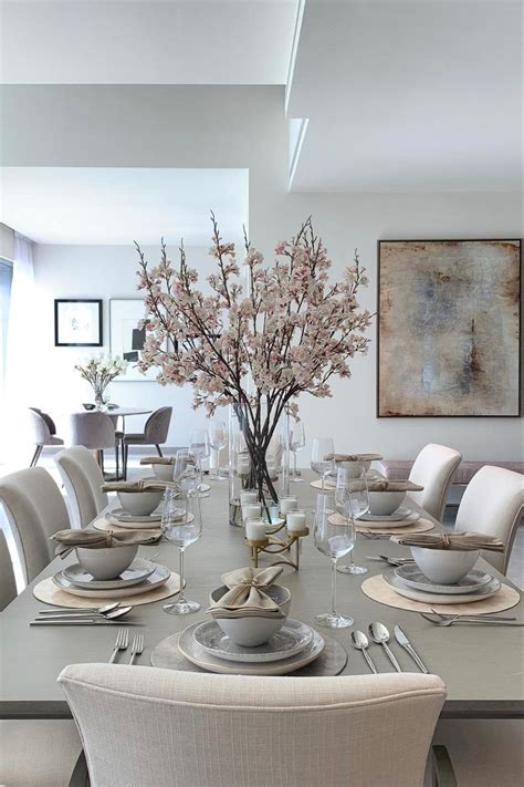 Elegant Holiday Table Decor