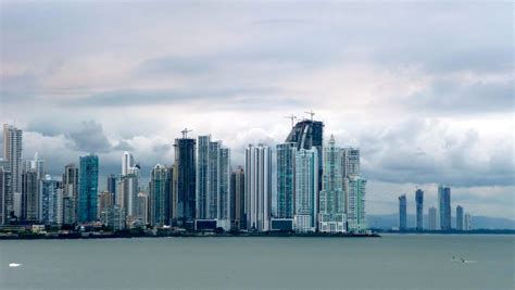 File:Panama Skyline.jpg - Wikimedia Commons