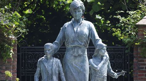 Princess Diana Statue Kensington Palace