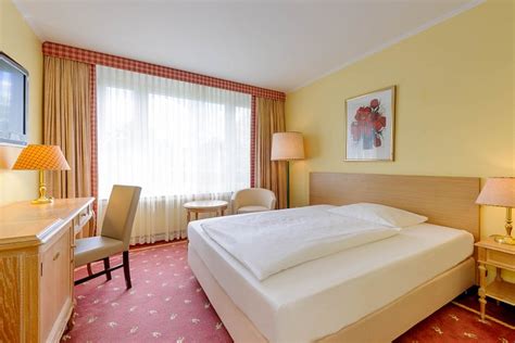 HOTEL KREFELDER HOF $130 - Prices & Reviews - Krefeld, Germany