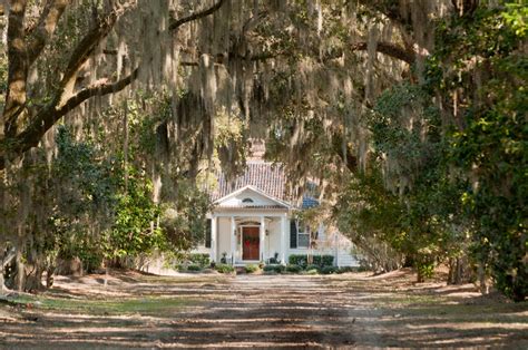 Deep Into The Deep South: Stay The Night In A Haunted Plantation Hotel