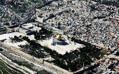 Why Jerusalem’s holiest site remains a flashpoint | Aerial view, Dome ...