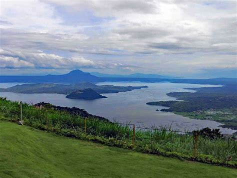 » Philippines-Tagaytay-Taal-Volcano-WEB