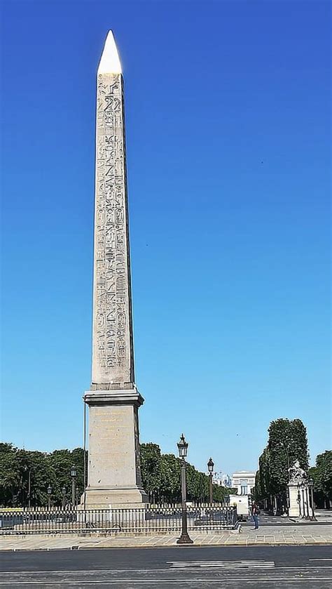 Top 10 Facts about the Luxor Obelisk - Discover Walks Blog