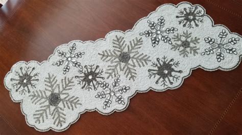 Beaded Snowflake Table Runner Nicole Miller Home Holiday Christmas (shv57-1) | eBay