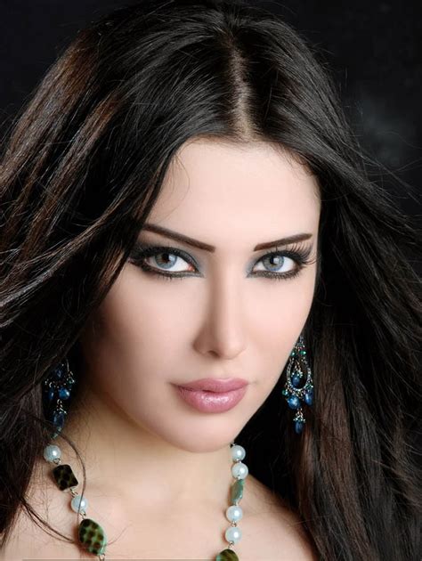 Loli Videos: New pictures of beautiful Syrian actress Madiha Knyvany 2013