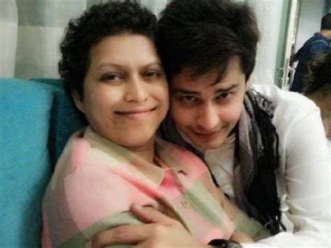 GR8! TV Magazine - Actor Shardul Pandit remembers the late Rasika Joshi