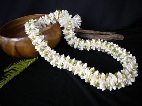 Pikake Sparkle Ribbon Lei | leibling - Floral on ArtFire | Ribbon lei, Ribbon flowers, Leis