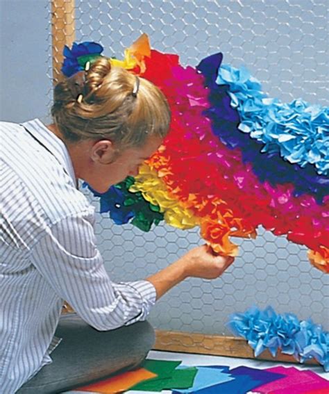 no link - but chicken wire and tissue paper | Parade float, Christmas float ideas, Christmas ...