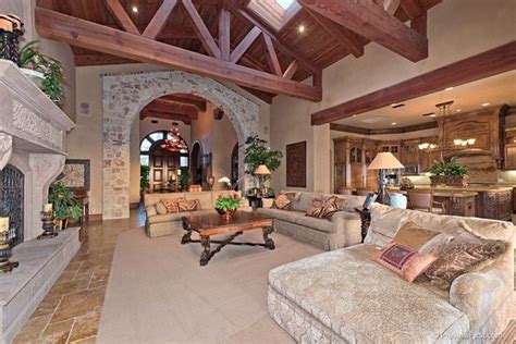 Boxer Saúl 'Canelo' Álvarez Lists His San Diego Mansion