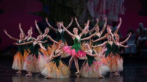 Cincinnati Ballet’s 'Nutcracker' leaps into Kennedy Center ...